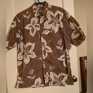 Men’s Hilo Hattie shirt